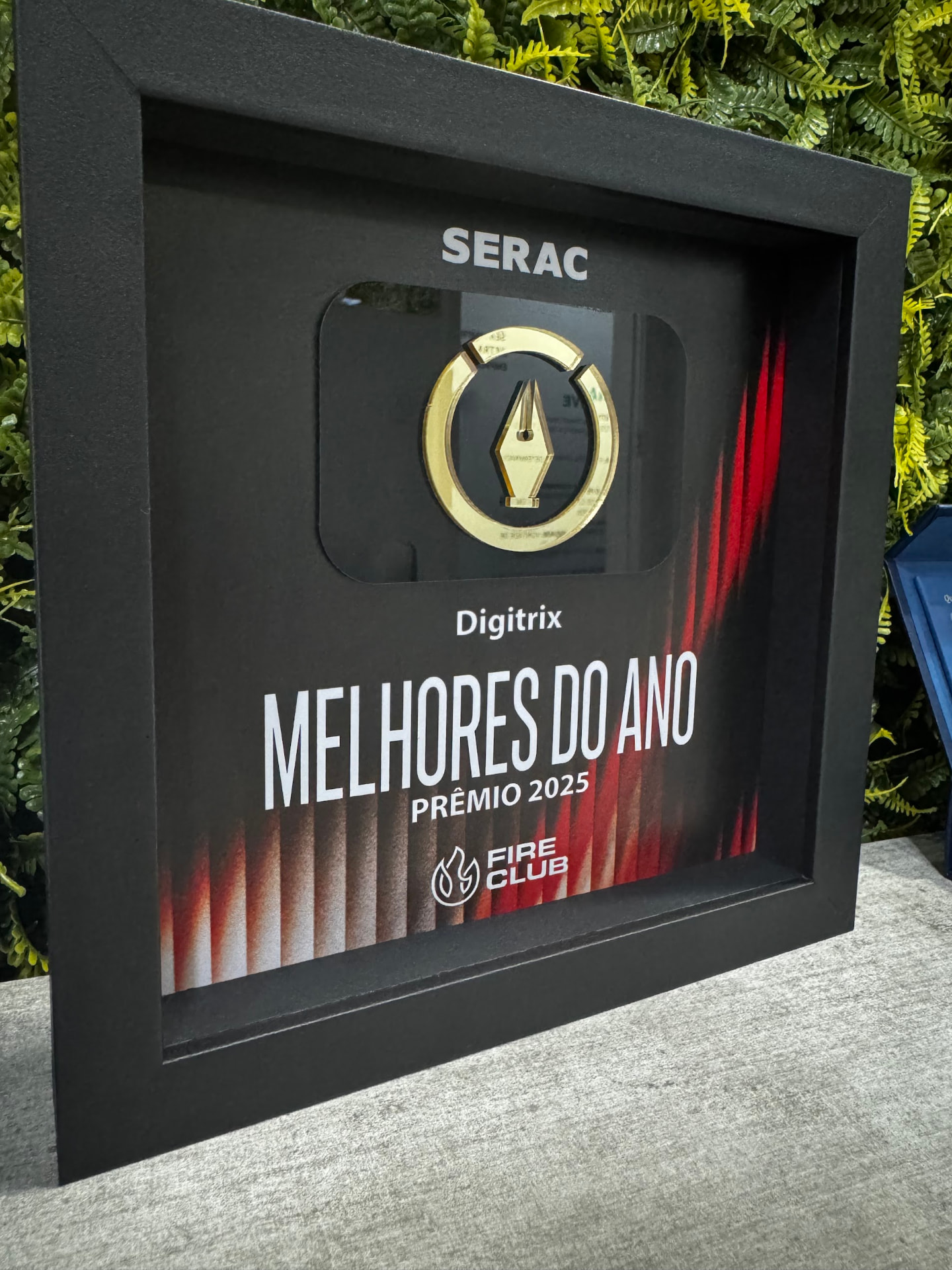 Placa do prêmio Melhores do Ano 2025 recebida pela Digitrix